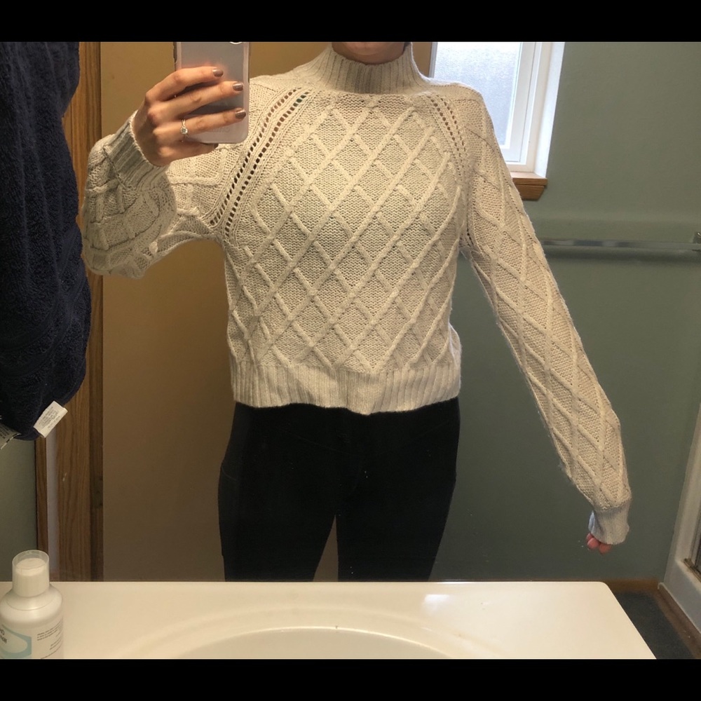 Crop light tan knit sweater